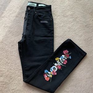 NWT “Off-White” jeans size 26